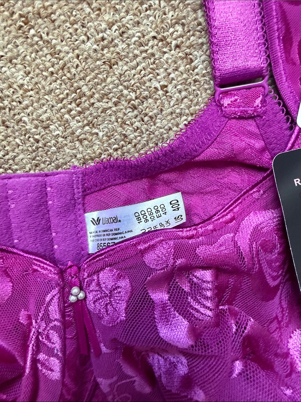 Wacoal Awareness Bra 40D Full Coverage Support Bra - Fuchsia Pink - Picture 3 of 4